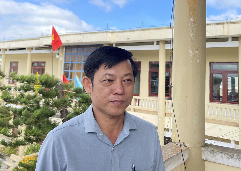 Chủ tịch UBND xã Bình Tân Phú Nguyễn Minh Hoàng.