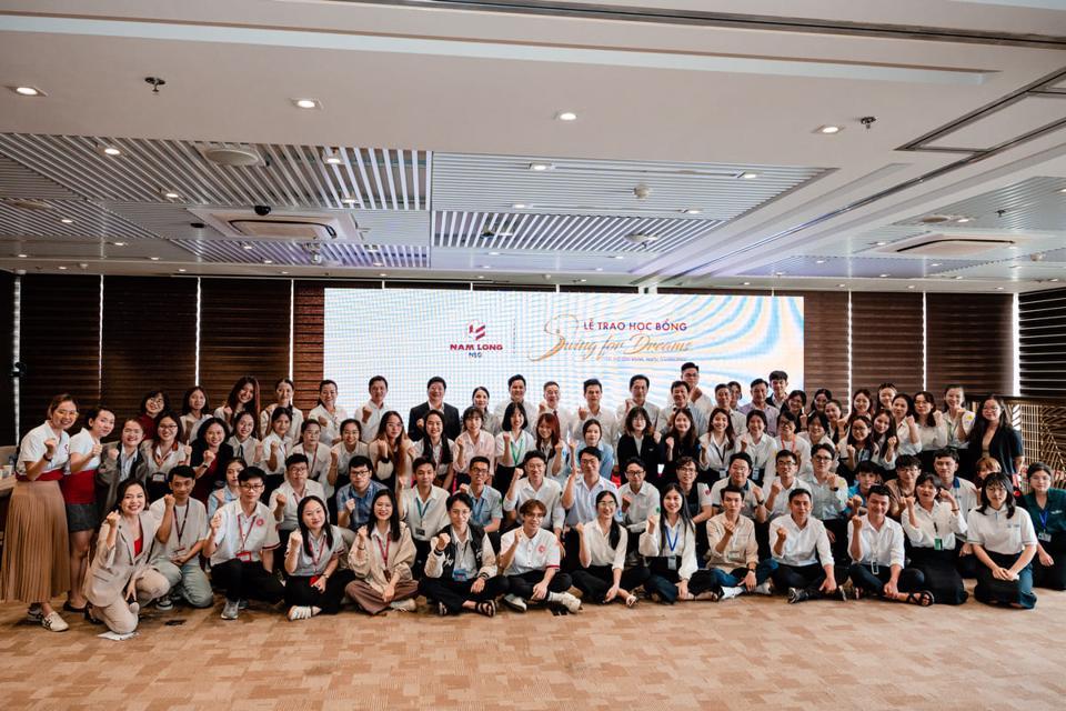 Nam Long trao 64 suất học bổng “Swing for Dreams trị giá 640 triệu đồng - Ảnh 1