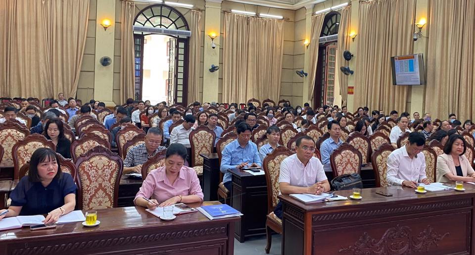 Các đại biểu và học viên tham dự lớp bồi dưỡng nghiệp vụ công tác bảo vệ chính trị nội bộ