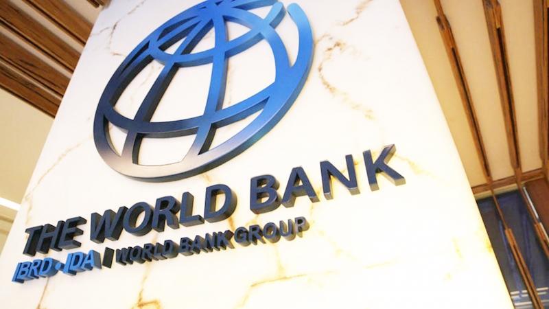 World Bank nhận xét tăng giá điện 3% gần đây và kế hoạch tăng lương khu vực công có thể tác động đến lạm phát của Việt Nam trong nửa cuối năm.