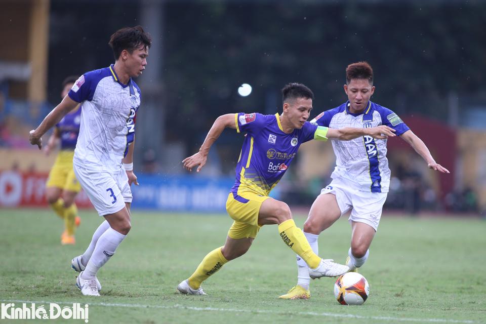 Hà Nội FC để thua SLNA với tỷ số tối thiểu 0-1 ở vòng 13 V-League 2023. Ảnh: Ngọc Tú.