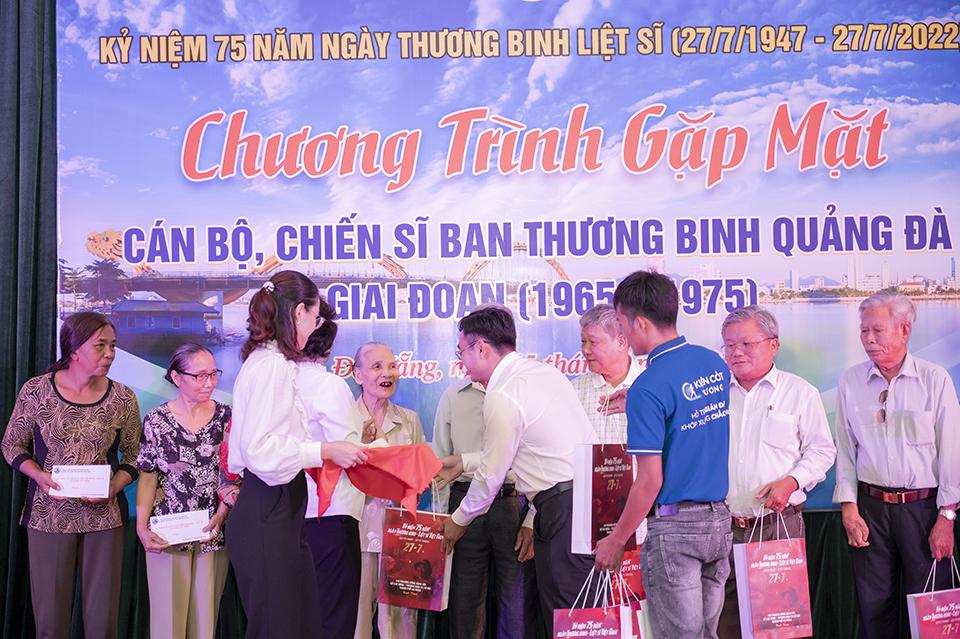 Năm 2022 CVI Pharma cũng đồng hành trao tặng hơn 20.000 phần quà chăm sóc sức khỏe xương khớp tới hàng nghìn thương binh, bệnh binh, người có công với cách mạng, người cao tuổi và cán bộ Công an hưu trí trên toàn quốc.