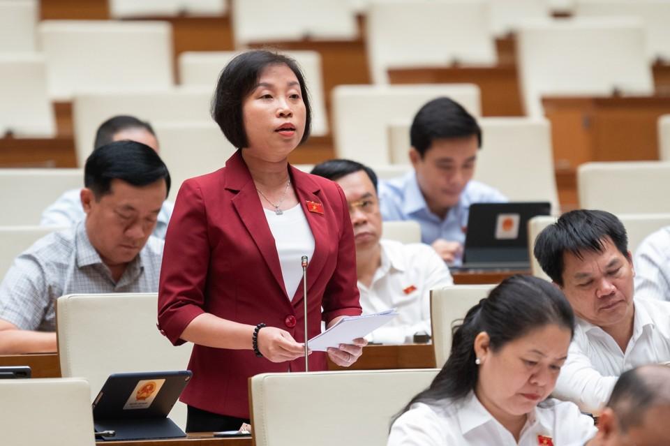 Đại biểu Phạm Thị Thanh Mai (Phó Trưởng đoàn chuyên trách Đoàn đại biểu Quốc hội TP Hà Nội) phát biểu về Dự án Luật Nhà ở (sửa đổi). Ảnh: Quochoi.vn