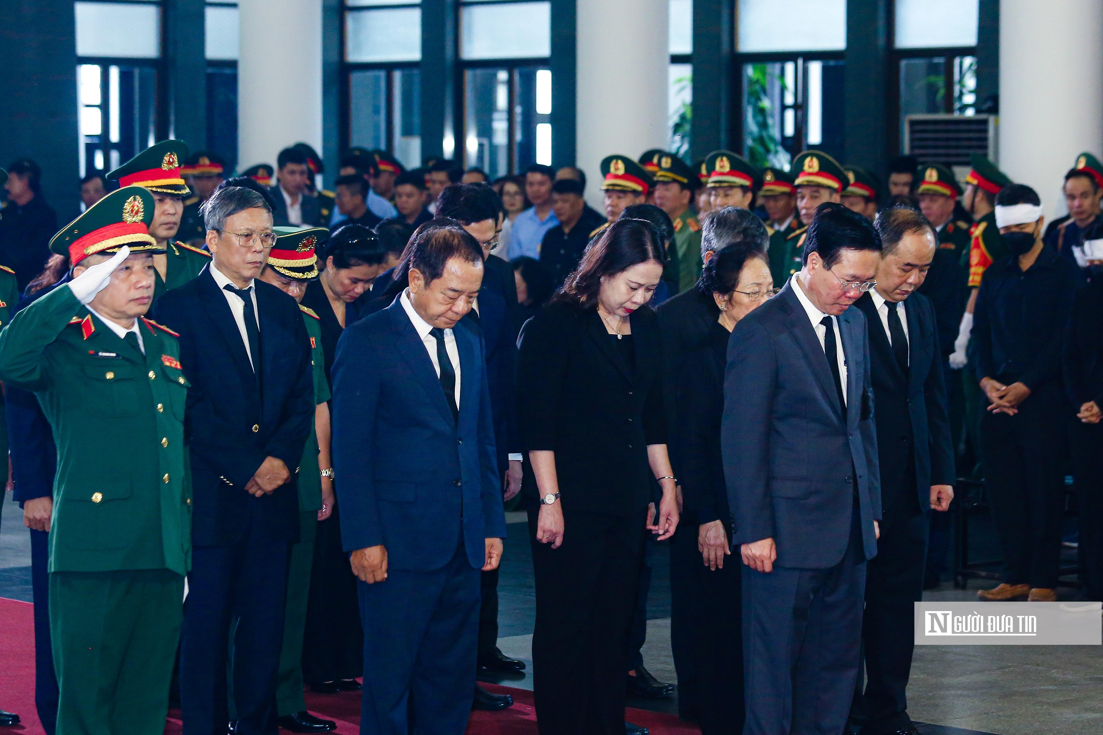 Sự kiện - Lãnh đạo Đảng, Nhà nước viếng Thượng tướng Nguyễn Chí Vịnh (Hình 10).