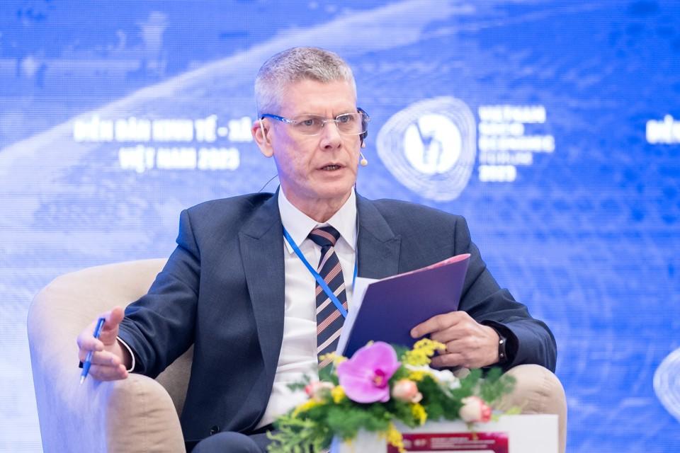 Ông Jonathan Pincus - Chuyên gia Kinh tế quốc tế cấp cao của Tổ chức phát triển Liên hợp quốc (UNDP) tại Việt Nam