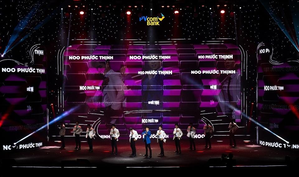 Dàn hợp xướng hơn 3.500 người trong PVcomBank Concert “Hành trình vàng son” - Ảnh 7