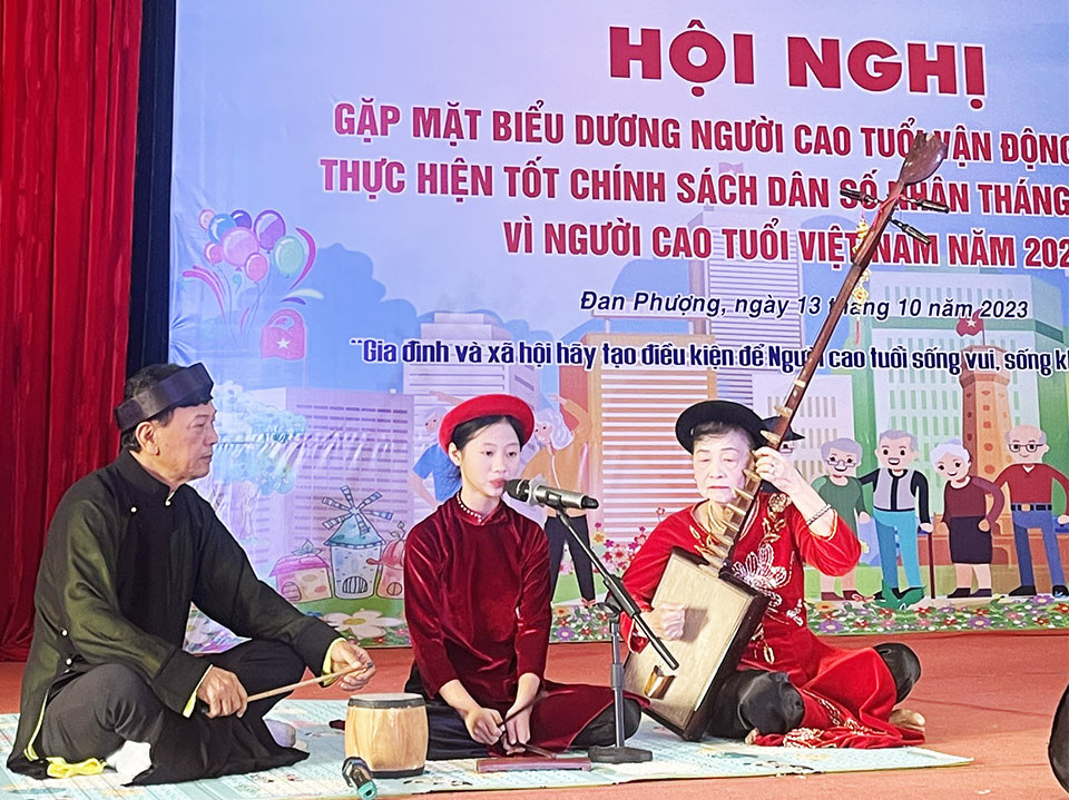 Một tiết mục văn nghệ tại hội nghị biểu dương.