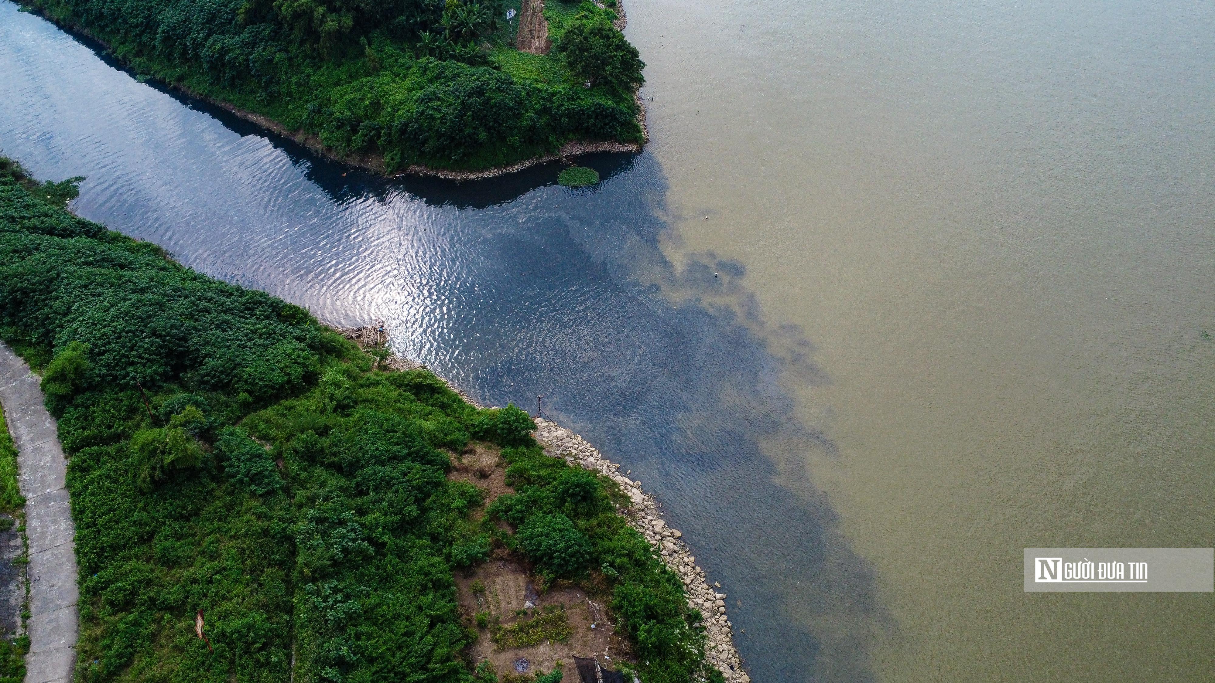 Dân sinh - Nước sông Nhuệ ô nhiễm trầm trọng, chảy ngược ra sông Hồng (Hình 13).