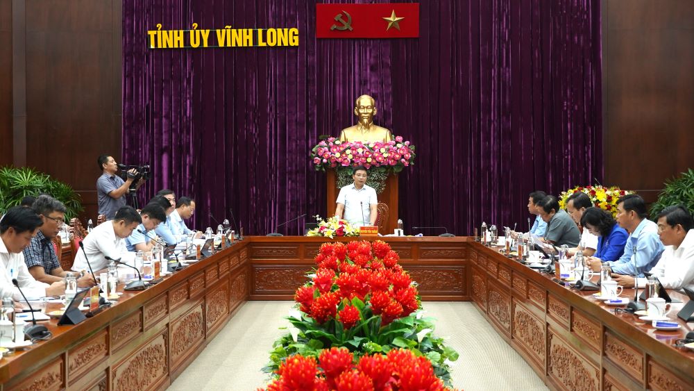 Quang cảnh buổi làm việc của Bộ trưởng Bộ GTVT với lãnh đạo một số tỉnh, Ban QLDA, nhà thầu,...Ảnh: Tạ Quang