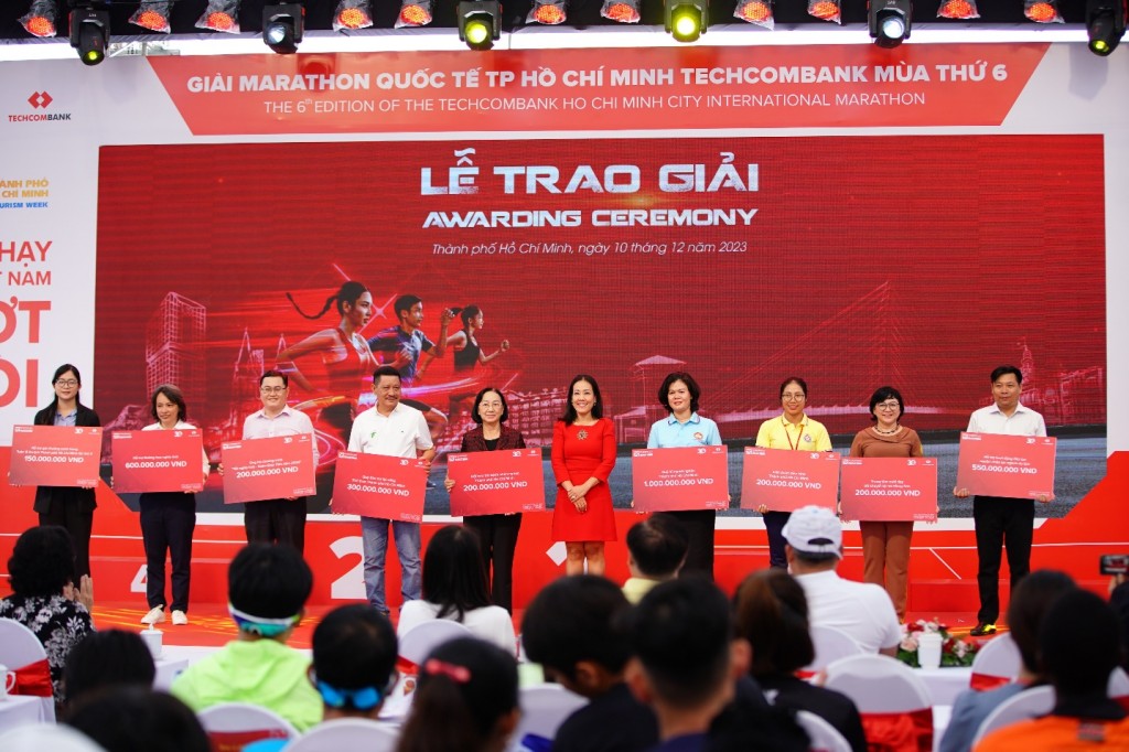 Giải Marathon Quốc tế TP. Hồ Chí Minh Techcombank đạt kỉ lục với hơn 15.000 người