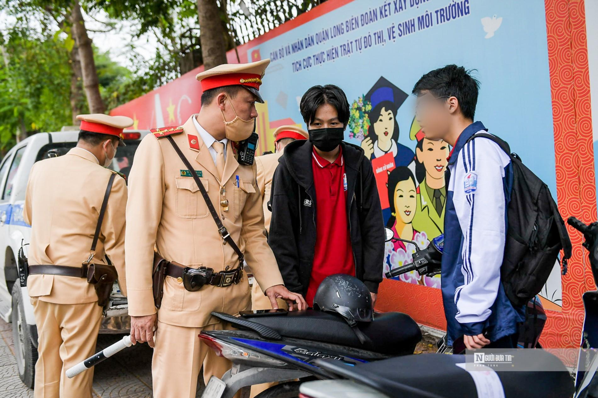 An ninh - Hình sự - Xử lý nhiều học sinh vi phạm giao thông trong buổi học đầu năm 2024 (Hình 9).