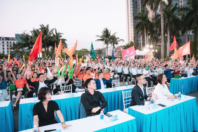 Hơn 600 chuyên viên kinh doanh hào hứng tham gia sự kiện kick off “Đại hải trình: 90 ngày săn kho báu triệu đô” của Chủ đầu tư BIM Land. Ảnh: BIM