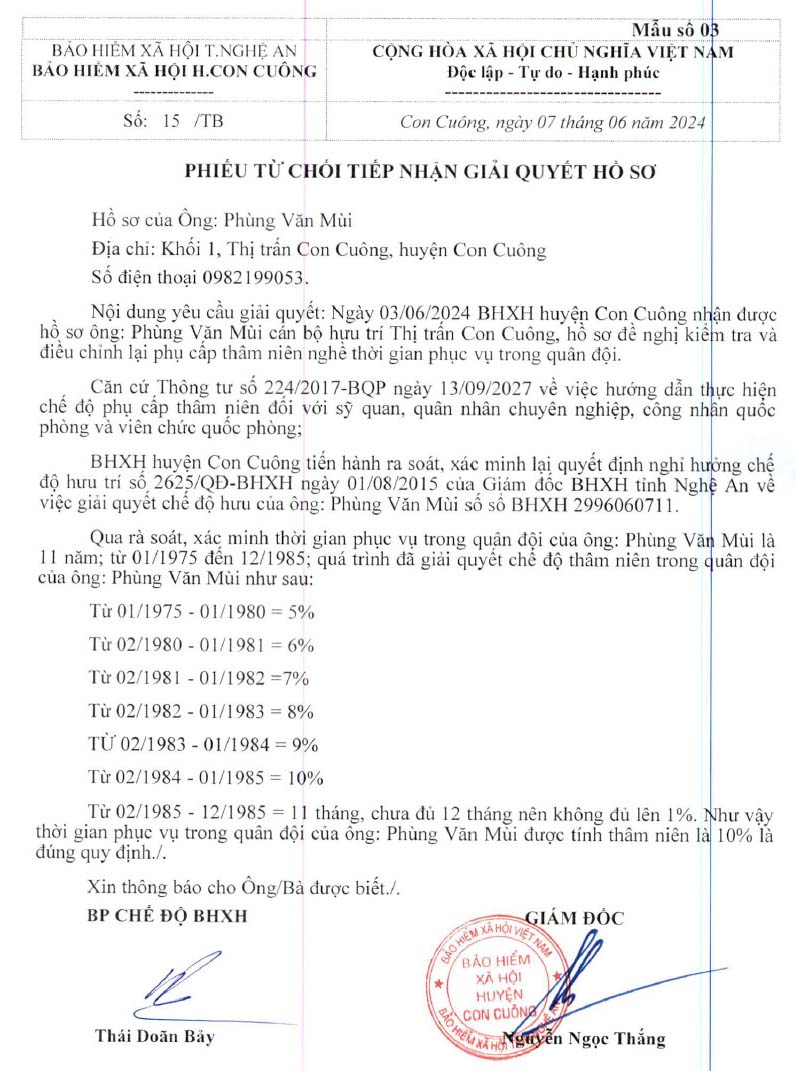 BHXH huyện Con Cuông nêu lý do từ chối giải quyết yêu cầu tăng mức phụ cấp thâm niên của ông Phùng Văn Mùi. Ảnh: Quang Đại