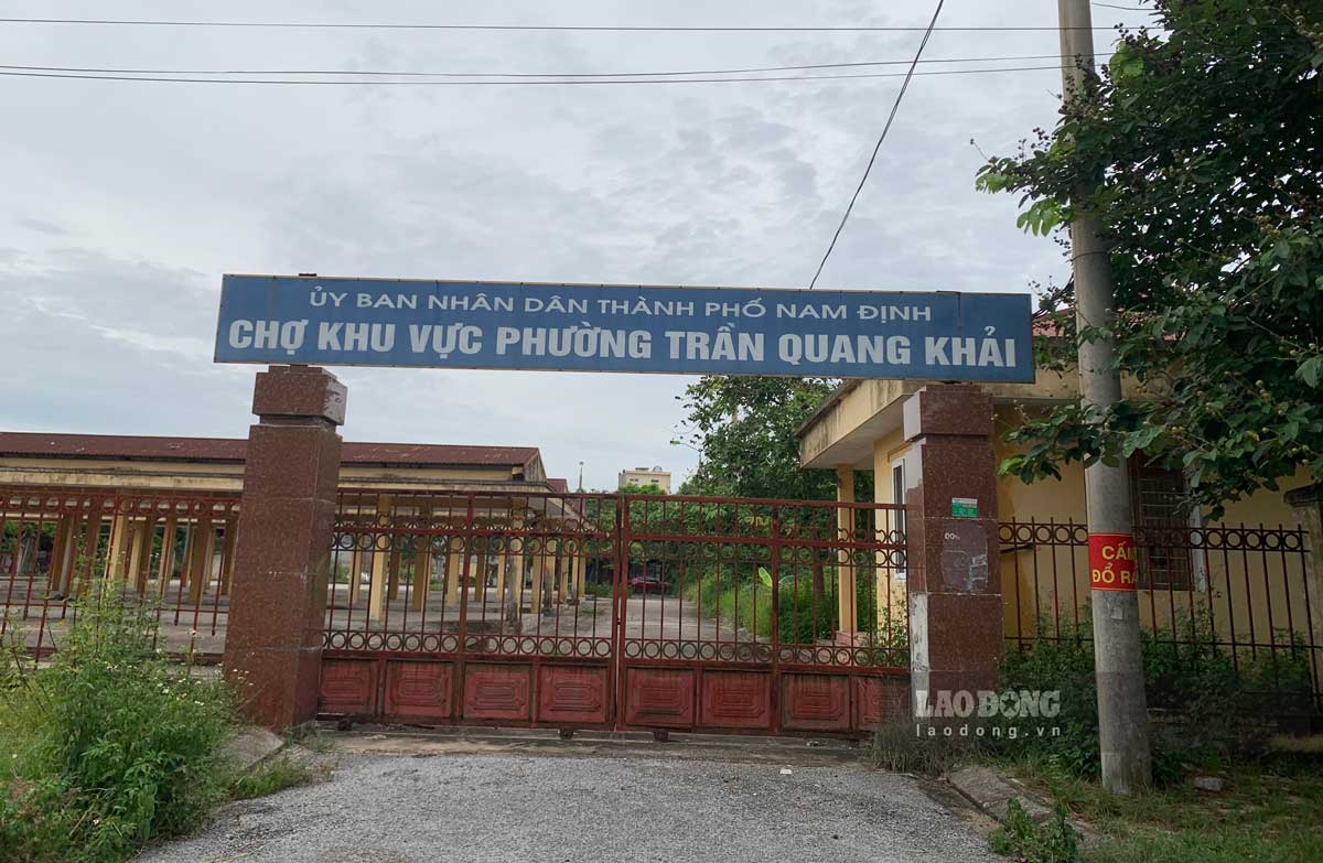 Khuôn viên chợ khu vực phường Trần Quang Khải