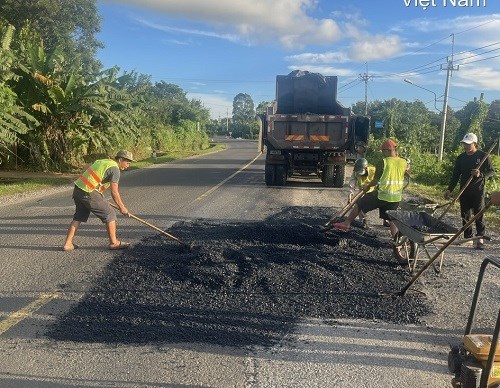 Sửa chữa hư hỏng trên các tuyến Quốc lộ qua Gia Lai