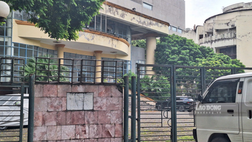 Cung Văn hóa Thể thao Thanh Niên Hà Nội đã xuống cấp. Ảnh: Đền Phú