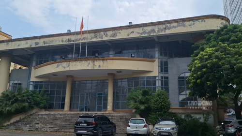 Tòa nhà bỏ không không được sử dụng. Ảnh: Đền Phú