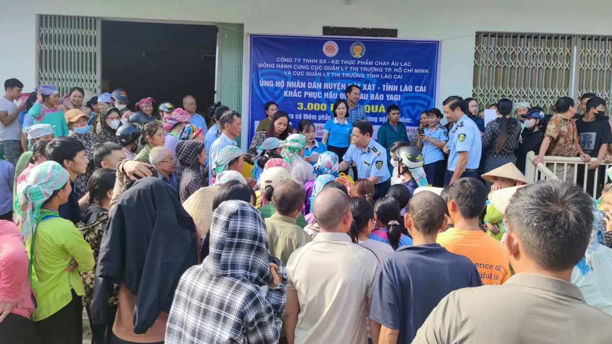 Hỗ trợ 35 tấn hàng giúp nhân dân huyện Bát Xát, Lào Cai khắc phục hậu quả bão Yagi Hỗ trợ 35 tấn hàng giúp nhân dân huyện Bát Xát, Lào Cai khắc phục hậu quả bão Yagi