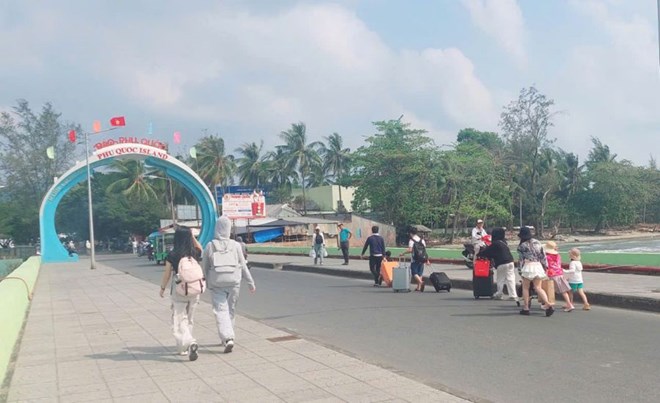 Nhiều đường bay sắp mở, cơ hội cho Phú Quốc đón khách cuối năm