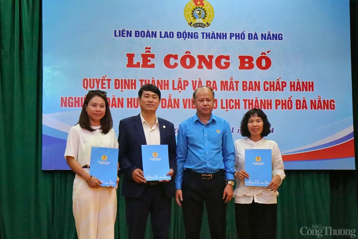 Lãnh đạo Liên đoàn Lao động TP. Đà Nẵng trao Quyết định thành lập và ra mắt Ban Chấp hành Nghiệp đoàn Hướng dẫn viên du lịch TP. Đà Nẵng Lãnh đạo Liên đoàn Lao động TP. Đà Nẵng trao Quyết định thành lập và ra mắt Ban Chấp hành Nghiệp đoàn Hướng dẫn viên du lịch TP. Đà Nẵng