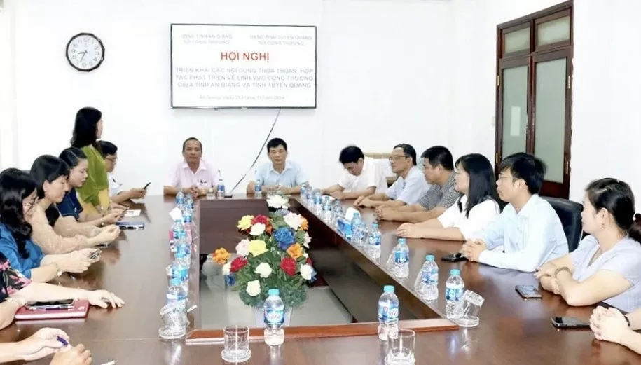 Tuyên Quang: Chia sẻ kinh nghiệm về quản lý, phát triển chợ, siêu thị Tuyên Quang: Chia sẻ kinh nghiệm về quản lý, phát triển chợ, siêu thị