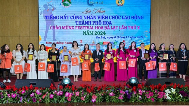 Liên hoan tiếng hát công nhân chào mừng Festival hoa Đà Lạt