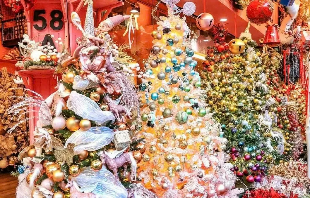 Rực rỡ sắc màu thị trường đồ trang trí Noel 2024 Rực rỡ sắc màu thị trường đồ trang trí Noel 2024
