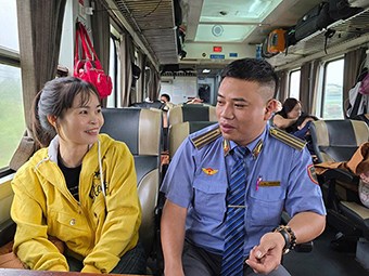 “Chuyến tàu Công đoàn - Xuân 2025” mang Tết sum vầy đến với công nhân