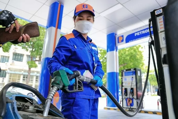 Giá xăng ngày mai (23/1) dự báo giảm sau 3 lần tăng Giá xăng ngày mai (23/1) dự báo giảm sau 3 lần tăng