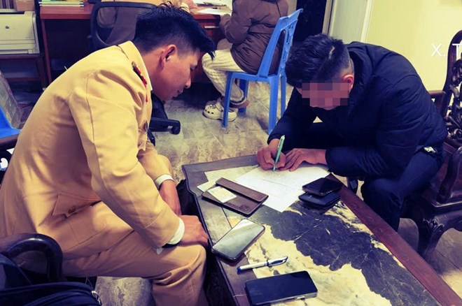 Tường trình của tài xế tạt đầu ôtô khách trên cao tốc