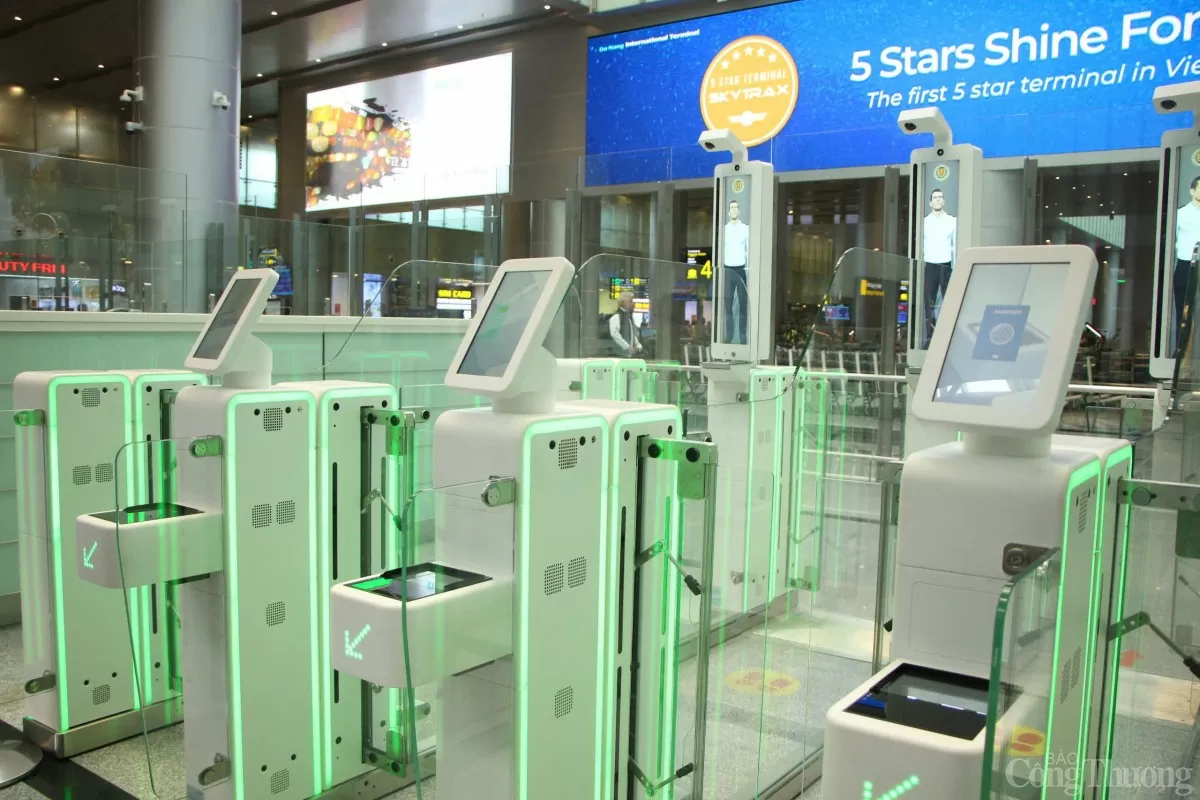 Cổng kiểm soát xuất nhập cảnh tự động sân bay Đà Nẵng Cổng kiểm soát xuất nhập cảnh tự động sân bay Đà Nẵng