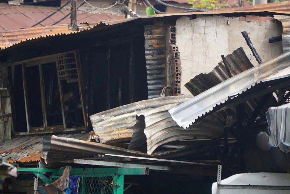 Khung cảnh tan hoang từ vụ cháy. Ảnh: Chân Phúc