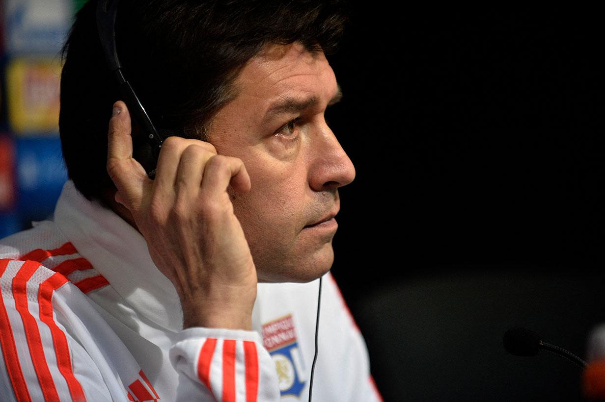 Hubert Fournier khi còn là huấn luyện viên của Olympique Lyon vào năm 2015. Ảnh: AFP