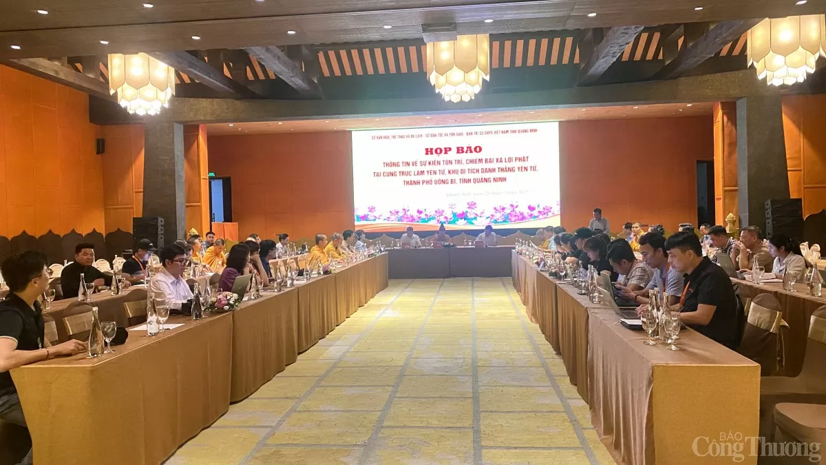 Quảng Ninh: Tôn trí, chiêm bái Xá lợi Phật sự kiện tâm Quảng Ninh: Tôn trí, chiêm bái Xá lợi Phật sự kiện tâm