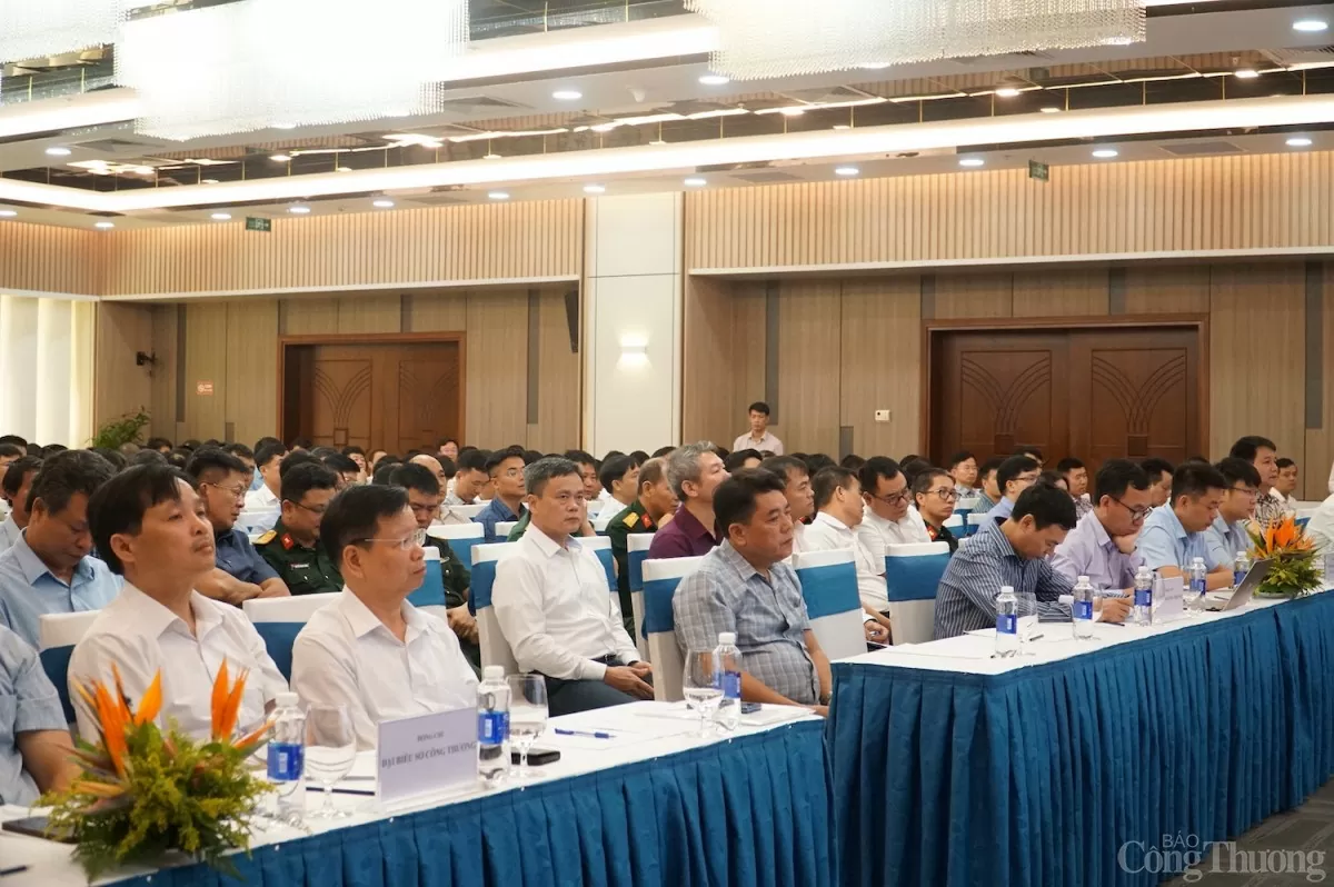 Quán triệt Luật Quản lý, sử dụng vũ khí, vật liệu nổ Quán triệt Luật Quản lý, sử dụng vũ khí, vật liệu nổ