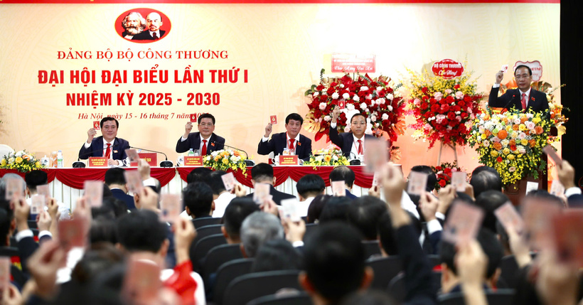 Phiên chính thức Đại hội đại biểu Đảng bộ Bộ Công Thương lần thứ nhất, nhiệm kỳ 2025 - 2030 đã diễn ra sáng 16/7.