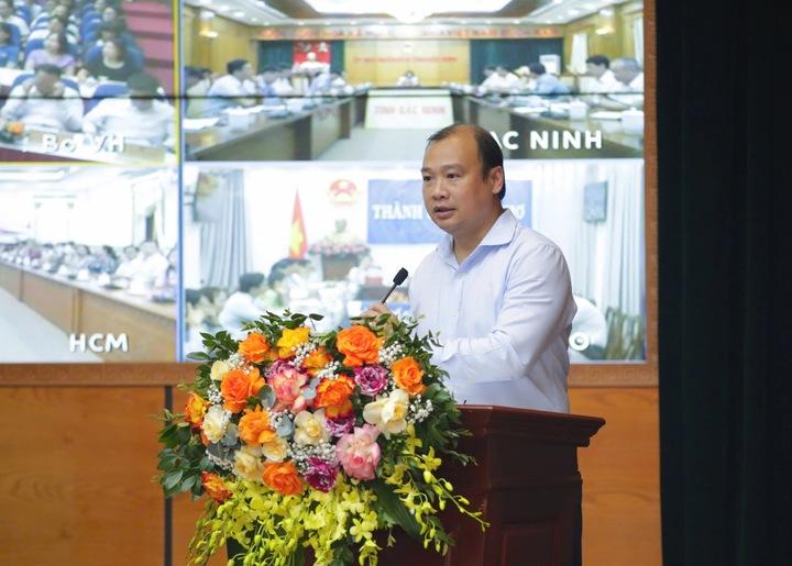 Ủy viên dự khuyết Trung ương Đảng, Thứ trưởng Thường trực Bộ Văn hóa, Thể thao và Du lịch Lê Hải Bình báo cáo tại hội nghị. Ảnh: Minh Phạm