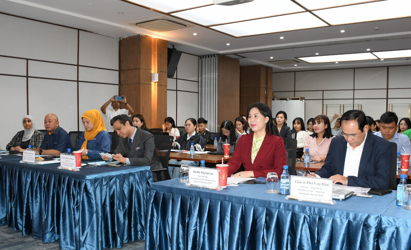 Đại biểu tham dự sự kiện. Ảnh: Minh Khuê