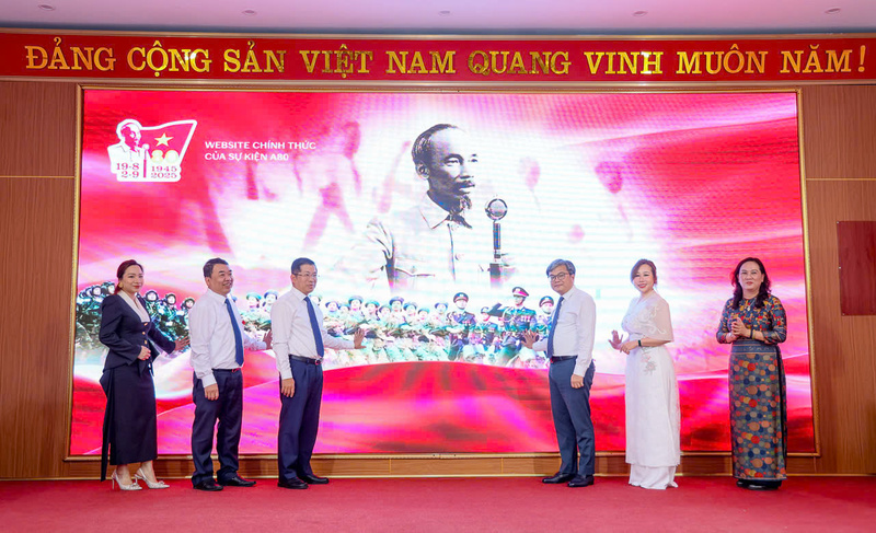 Lễ ra mắt nền tảng số “A80 - Tự hào Việt Nam”. Ảnh Thùy Linh