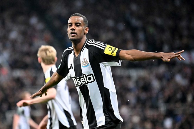 Alexander Isak và Newcastle có thể không còn quay trở lại được nữa