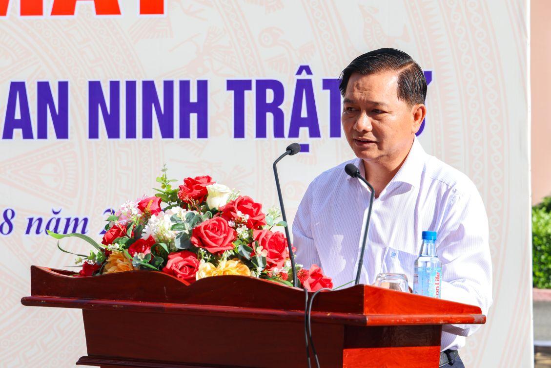 Chủ tịch UBND TP Cần Thơ Trần Văn Lâu tại lễ ra mắt. Ảnh: Tạ Quang