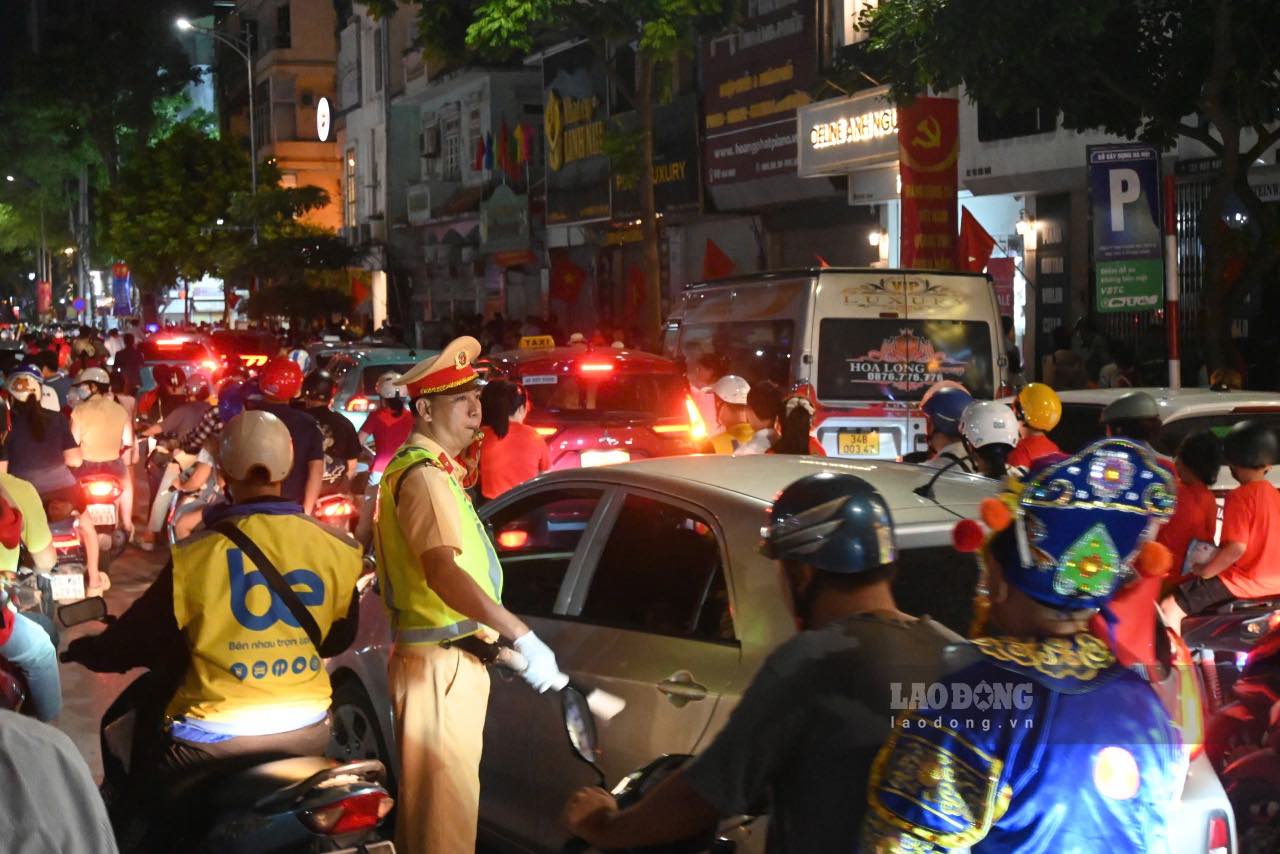 Lực lượng Cảnh sát giao thông Công an tỉnh Đồng Tháp điều tiết giao thông trong những ngày . Ảnh: Thành Nhân