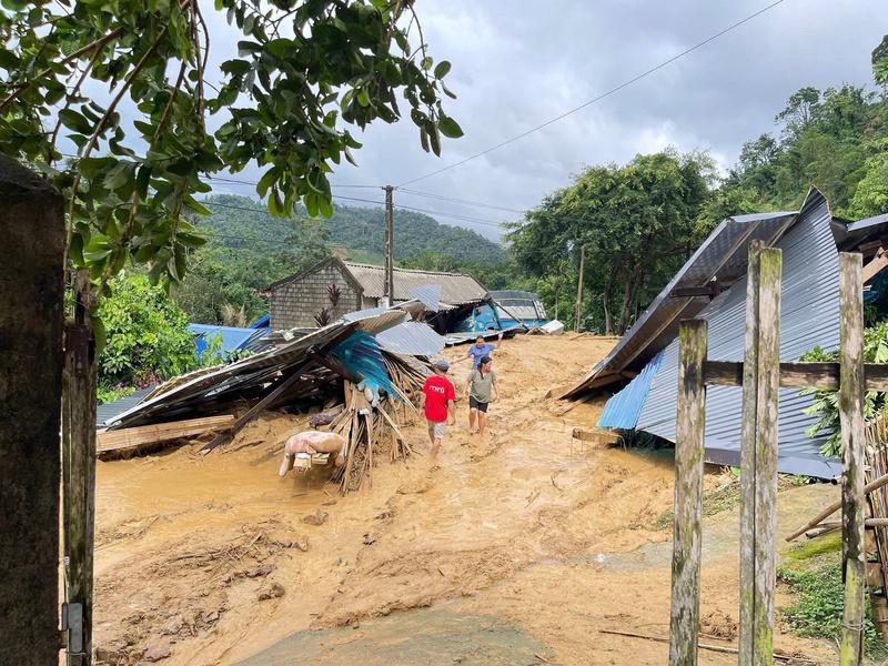 Thanh Hóa: Lũ tràn về bất ngờ, quét tan hoang bản Chiềng - 11