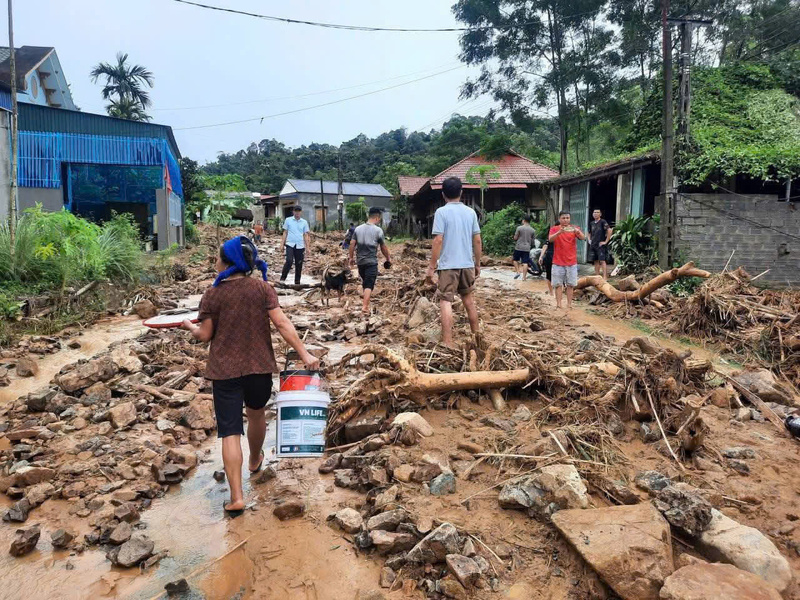 Bản Chiềng tan hoang sau trận lũ quét bất ngờ