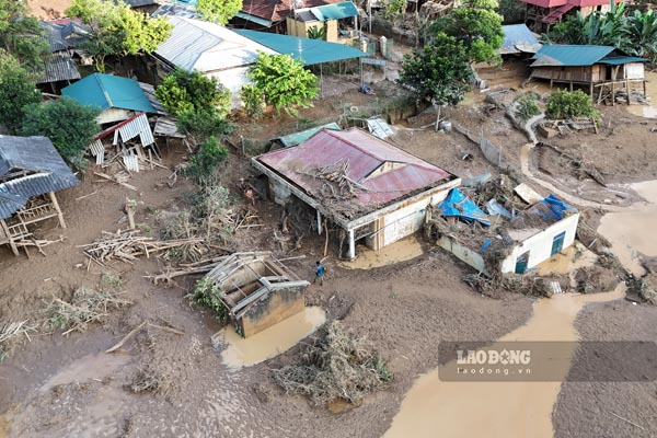 Bản Suối Lư 1, 2 ,3 (xã Na Son) chịu thiệt hại nặng do mưa lũ. Ảnh: Quang Đạt