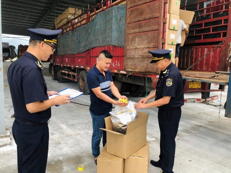 Buôn lậu, gian lậu thương mại diễn biến phức tạp trên các tuyến. Ảnh: HQ