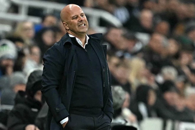 Khó khăn đang bao trùm Arne Slot và Liverpool. Ảnh: AFP