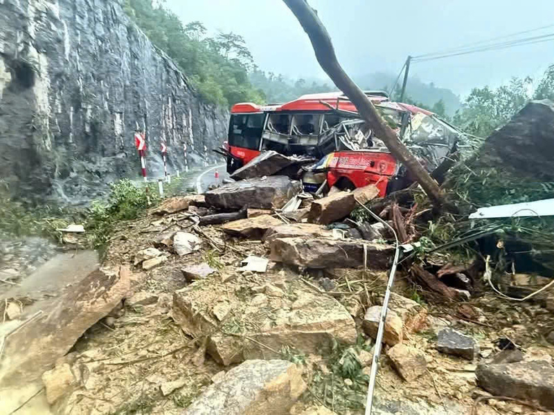 Tỉnh Lâm Đồng cử lực lượng hỗ trợ cho công tác cứu nạn, cứu hộ tại đèo Khánh Lê.