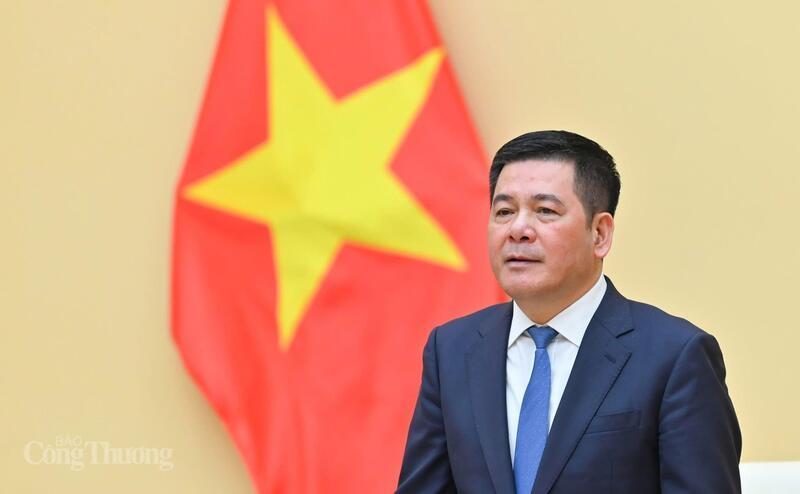 Bộ trưởng Nguyễn Hồng Diên phát biểu chỉ đạo tại hội nghị. Ảnh: Nam Nguyễn