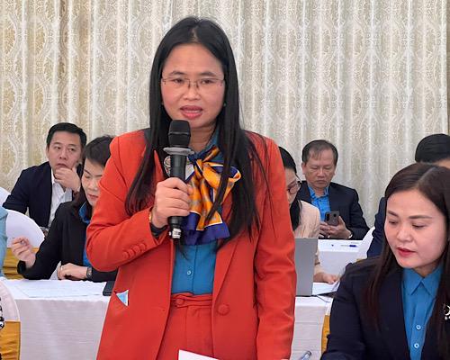 Bà Nguyễn Thị Ái - Chủ tịch CĐCS Công ty TNHH Giày Sunjade Việt Nam. Ảnh: Kiều Vũ